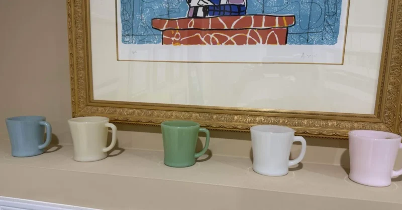 ファイヤーキング色の診察室　––院長のコレクションが生んだ“ほっ”とするクリニックのヒミツ––のアイキャッチ画像